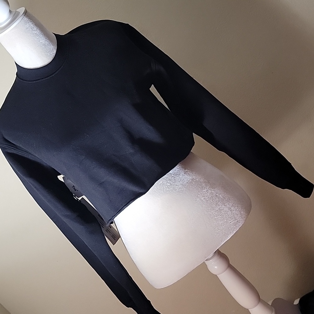 Aritzia TNA Cozy Fleece Perfect Cropped Sweatshirt